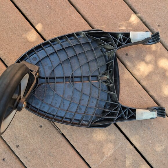 ride along/on stroller attachmen. Bugaboo Buggy Board - Picture 4 of 5